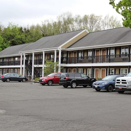 Newbury Inn Brookfield Ngoại thất bức ảnh
