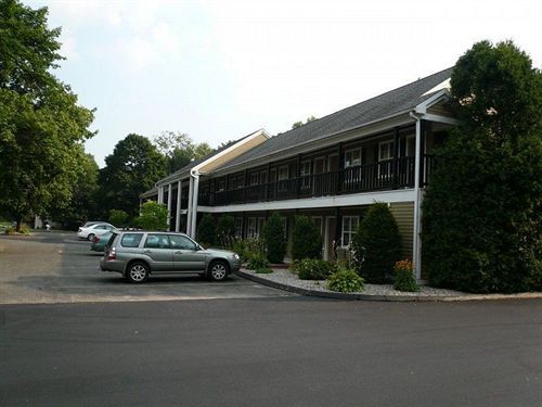 Newbury Inn Brookfield Ngoại thất bức ảnh