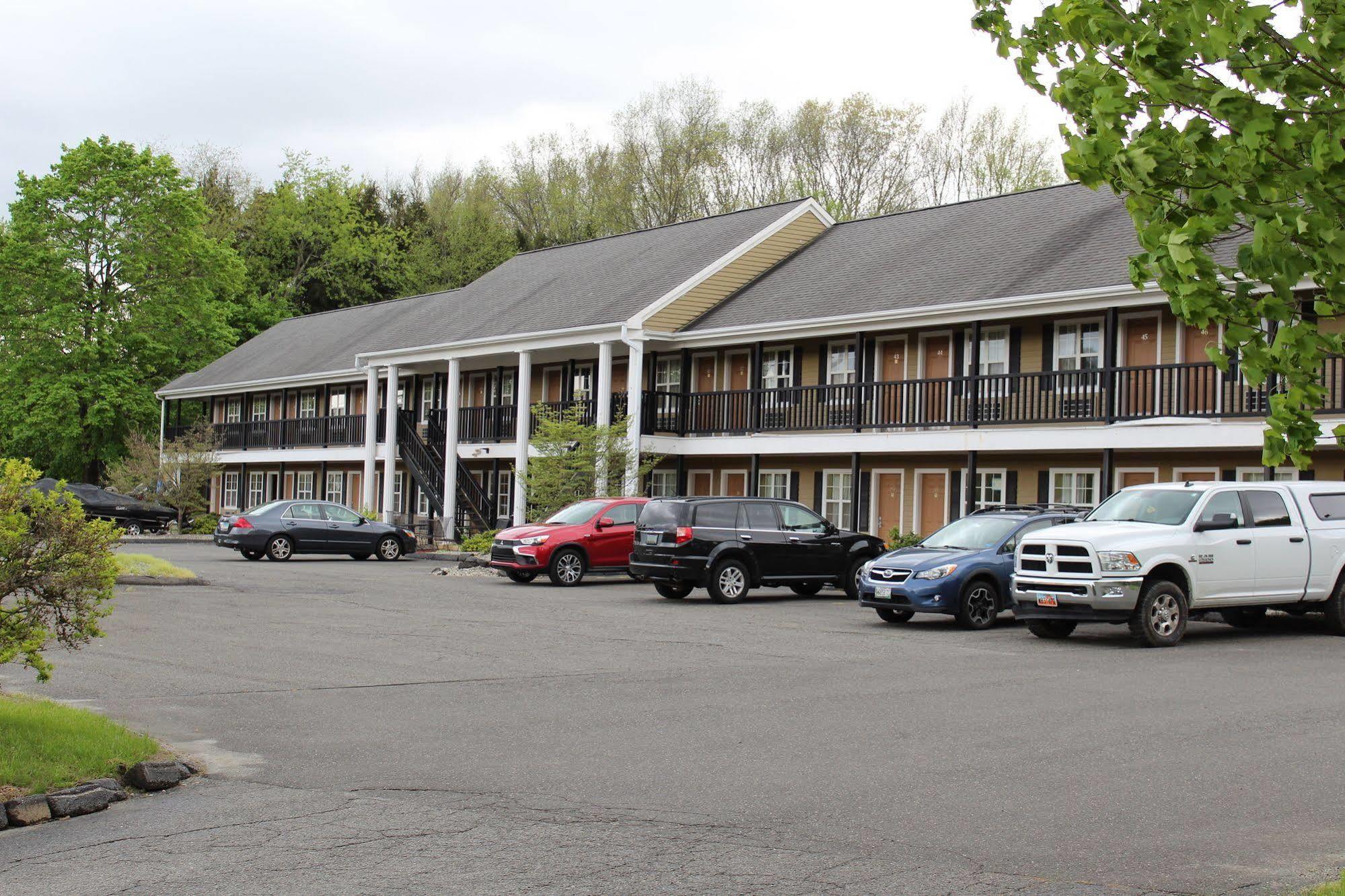 Newbury Inn Brookfield Ngoại thất bức ảnh
